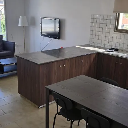 Skoufa 21 - Luxury -breakbooking Cy Apartament Limassol